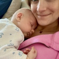 Healthy mom and baby! Oversupplier and Registered Nurse! Healthy diet/lifestyle. NO drinking, NO drugs, NO smoking!! Local drop off, pick up, or FedEx